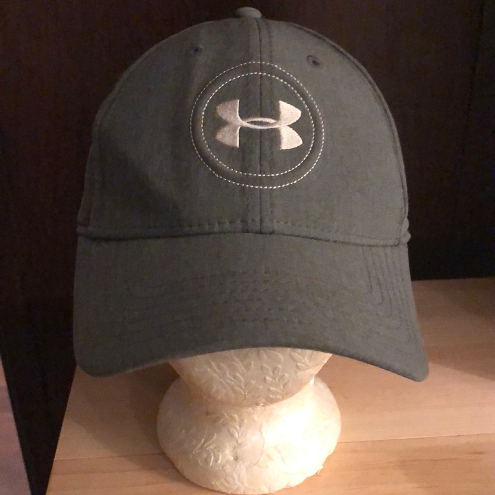 Under Armour golf hat